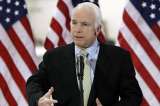 Irán condena el viaje de John McCain a Siria