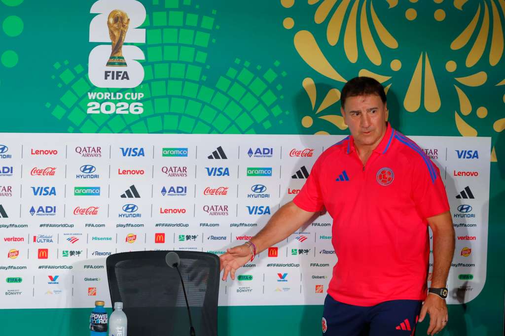 GR2018. GUADALAJARA (MÉXICO), 22/06/2026.- El seleccionador de Colombia, Nestor Lorenzo, asiste a una rueda de prensa este lunes, en el estadio Akron en Guadalajara (México). EFE/ Francisco Guasco