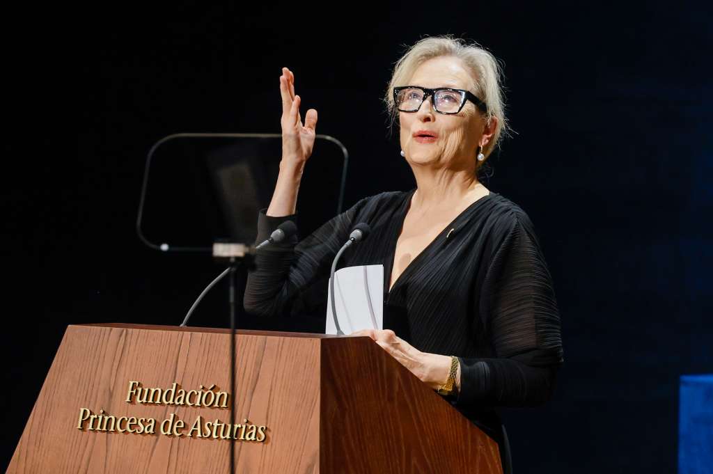 -FOTODELDIA- OVIEDO, 20/10/2023.- La actriz estadounidense Meryl Streep, Premio Princesa de Asturias de las Artes interviene durante la gala de la 43º edición de los Premios Princesa de Asturias que se celebra este viernes en el Teatro Campoamor, en Oviedo. EFE/Ballesteros