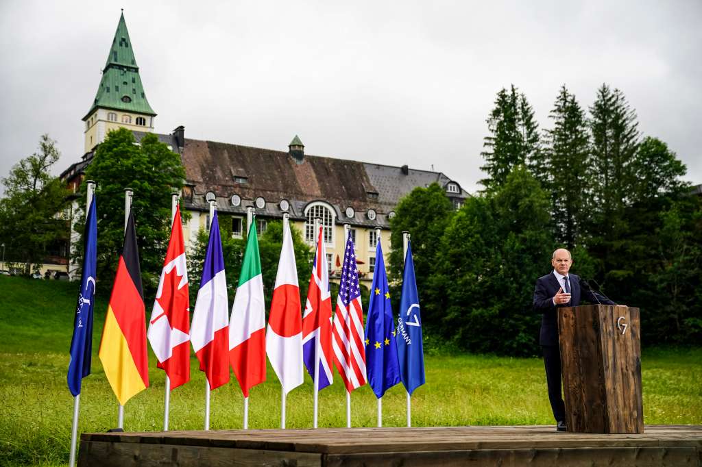 Kruen (Germany), 28/06/2022.- German Chancellor Olaf Scholz speaks during a press conference at Elmau Castle in Kruen, Germany, 28 June 2022. Germany is hosting the G7 summit at Elmau Castle near Garmisch-Partenkirchen from 26 to 28 June 2022. (Alemania) EFE/EPA/CLEMENS BILAN