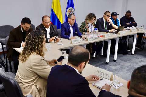 Así será el mecanismo de verificación de mesa de paz, que firmó Gobierno con Clan del Golfo