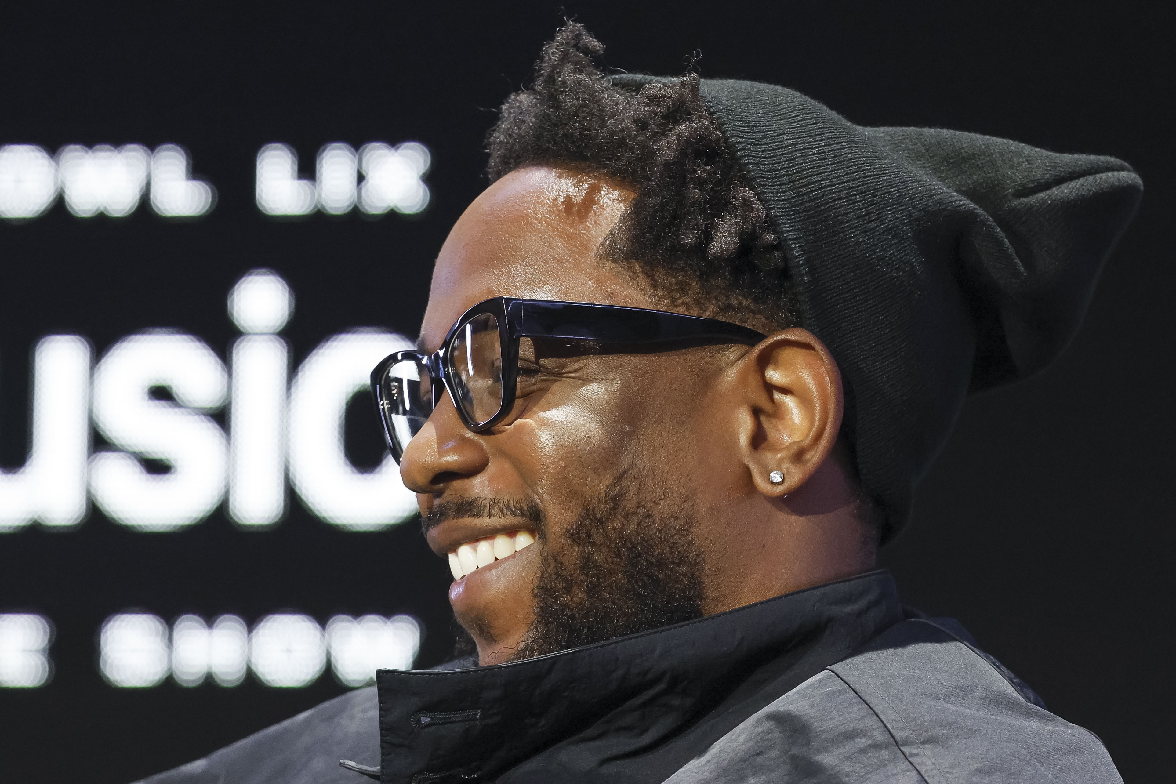 NEW ORLEANS (United States), 06/02/2025.- Musician Kendrick Lamar attends a press conference for the Super Bowl LIX pregame entertainment and Apple Music Halftime Show in New Orleans, Louisiana, USA, 06 February 2025. The AFC champion Kansas City Chiefs face the NFC champion Philadelphia Eagles in Super Bowl LIX at the Caesars Superdome in New Orleans, Louisiana, USA on 09 February 2025. (Nueva Orleáns, Filadelfia) EFE/EPA/ERIK S. LESSER