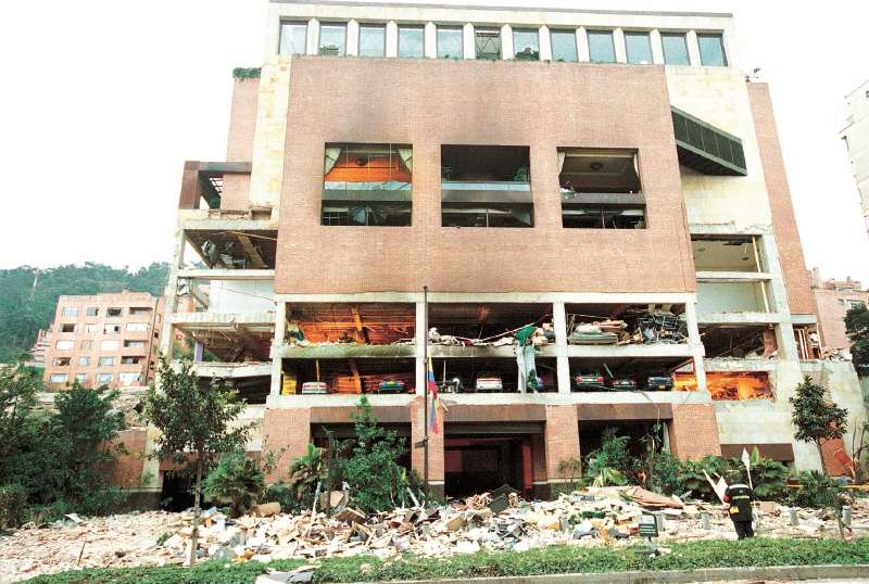 En febrero de 2003, el atentado terrorista contra el club El Nogal marcó la historia de la carrera séptima.  / El Espectador
