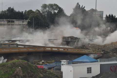Histórica implosión en Puente Aranda: Bogotá derribó dos puentes en 4 segundos