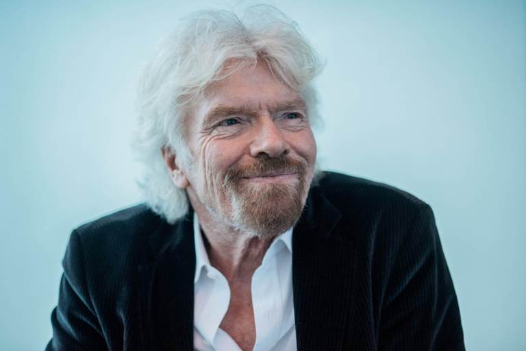 Richard Branson crea negocio de cruceros, ignorando temor a coronavirus