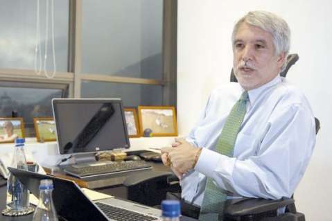 Peñalosa advierte que bogotanos perderían recursos por orden de apagar El Quimbo