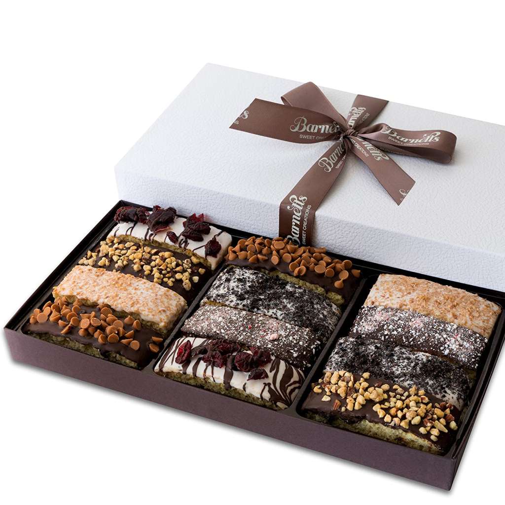 Cesta de regalo gourmet de galletas y chocolates.