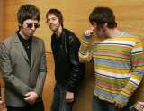 Noel y Liam Gallagher alimentan rumores sobre una hipotética reunión de Oasis