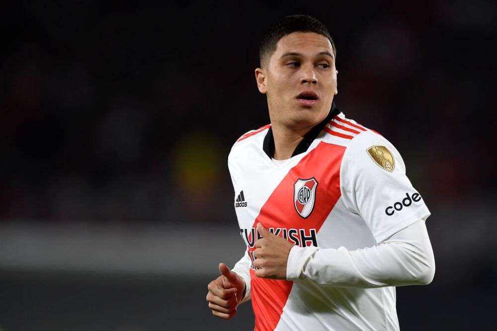 Juan Fernando Quintero ha tenido dos pasos por el equipo argentino. El primero fue entre 2018 y 2020 y tras un paso por el fútbol chino, volvió a club este 2022.