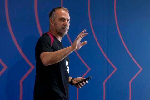 Barcelona extendió el contrato de Hansi Flick tras conseguir LaLiga y Copa del Rey