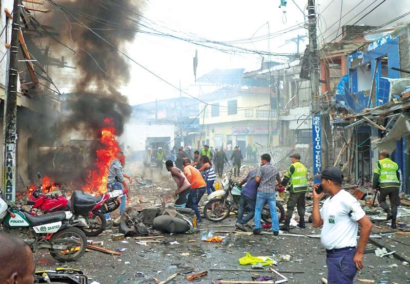 El atentado de las Farc provocó la muerte de 11 personas y al menos 65 resultaron heridas. / EFE