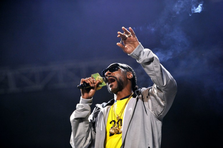 La intérprete de lengua de señas que se le robó el show a Snoop Dogg