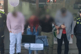 Capturan a delincuentes robando en una famosa hamburguesería de Bogotá