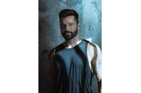 Ricky Martin estrena "Tiburones", balada sobre amor, unión y aceptación