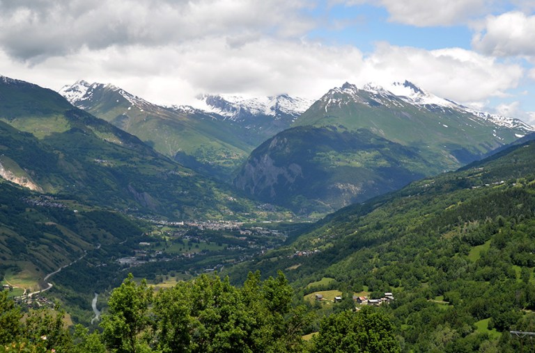 Las hipótesis detrás del elevado número de casos de ELA en un pueblo de Francia