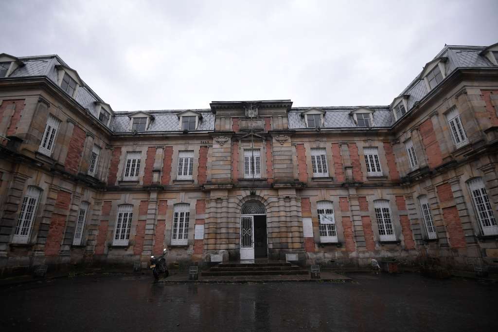 Recorrido por las instalaciones de este hospital que se encuentra en ruinas.