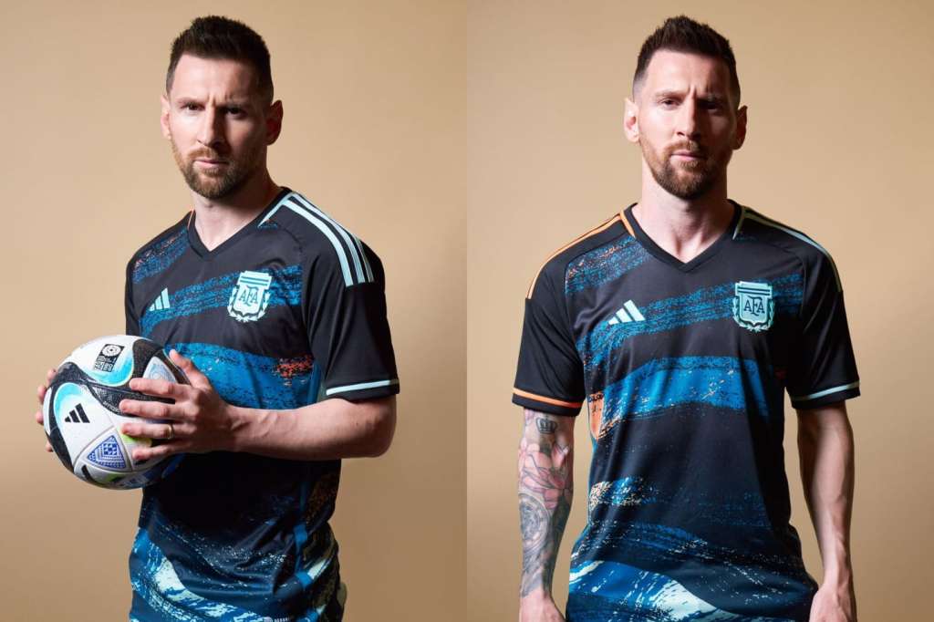 El acto del argentino fue tomado como una muestra de apoyo para el fútbol femenino.