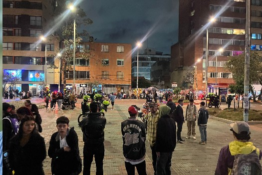 La noche del jueves 15 de febrero se presentó un ataque sicarial en el Parque de los Hippies, en Chapinero, que dejó a dos personas lesionadas. El atacante logró escapar.
