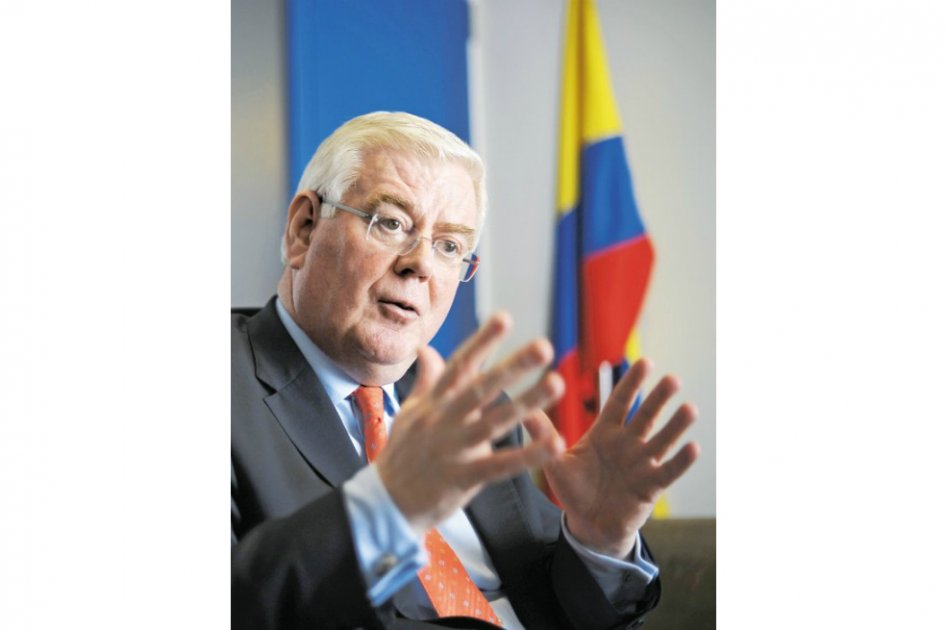 Eamon Gilmore reveló que la Unión Europea ya trabaja en proyectos para financiar el posconflicto. / Cristian Garavito
