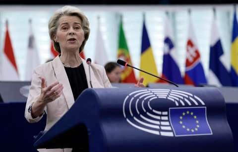 El Parlamento Europeo, fragmentado, aprueba la Comisión de Von der Leyen