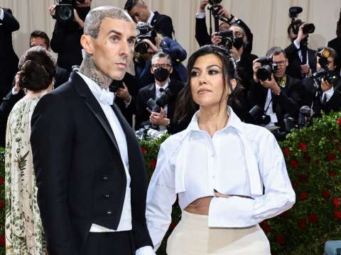 Kourtney Kardashian no se ha separado del lado de Travis Barker en el hospital