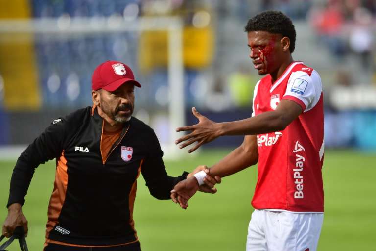 Jhon Meléndez tuvo un fuerte golpe en el partido.