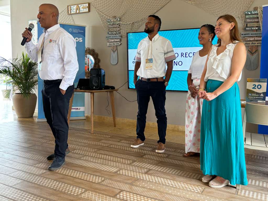 Líderes del turismo en San Andrés y Naudia Wilches, subdirectora de Turismo Receptivo de Anato.