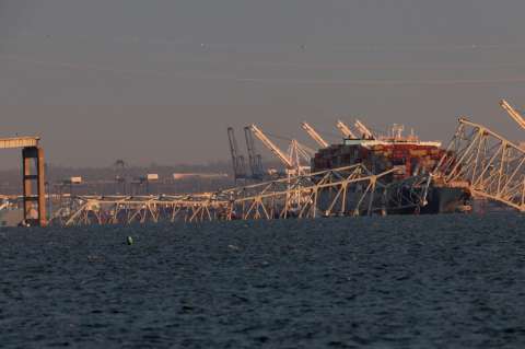 Accidente en Baltimore: un barco chocó con el puente Francis Scott Key