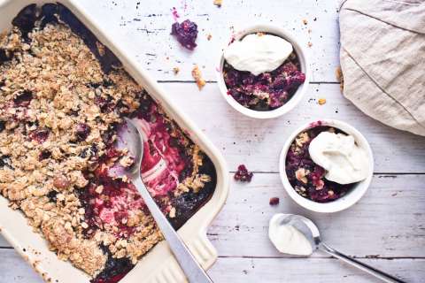 Receta al horno: crocante de frutos rojos sin azúcar refinada