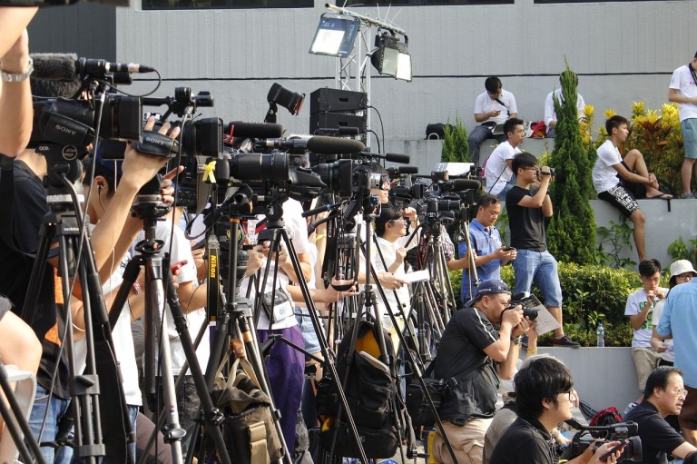 Acoso sexual en el periodismo colombiano: crecen denuncias y testimonios en redes sociales