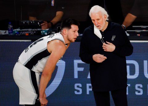 Los San Antonio Spurs cortaron una racha de 22 años clasificando a los playoffs