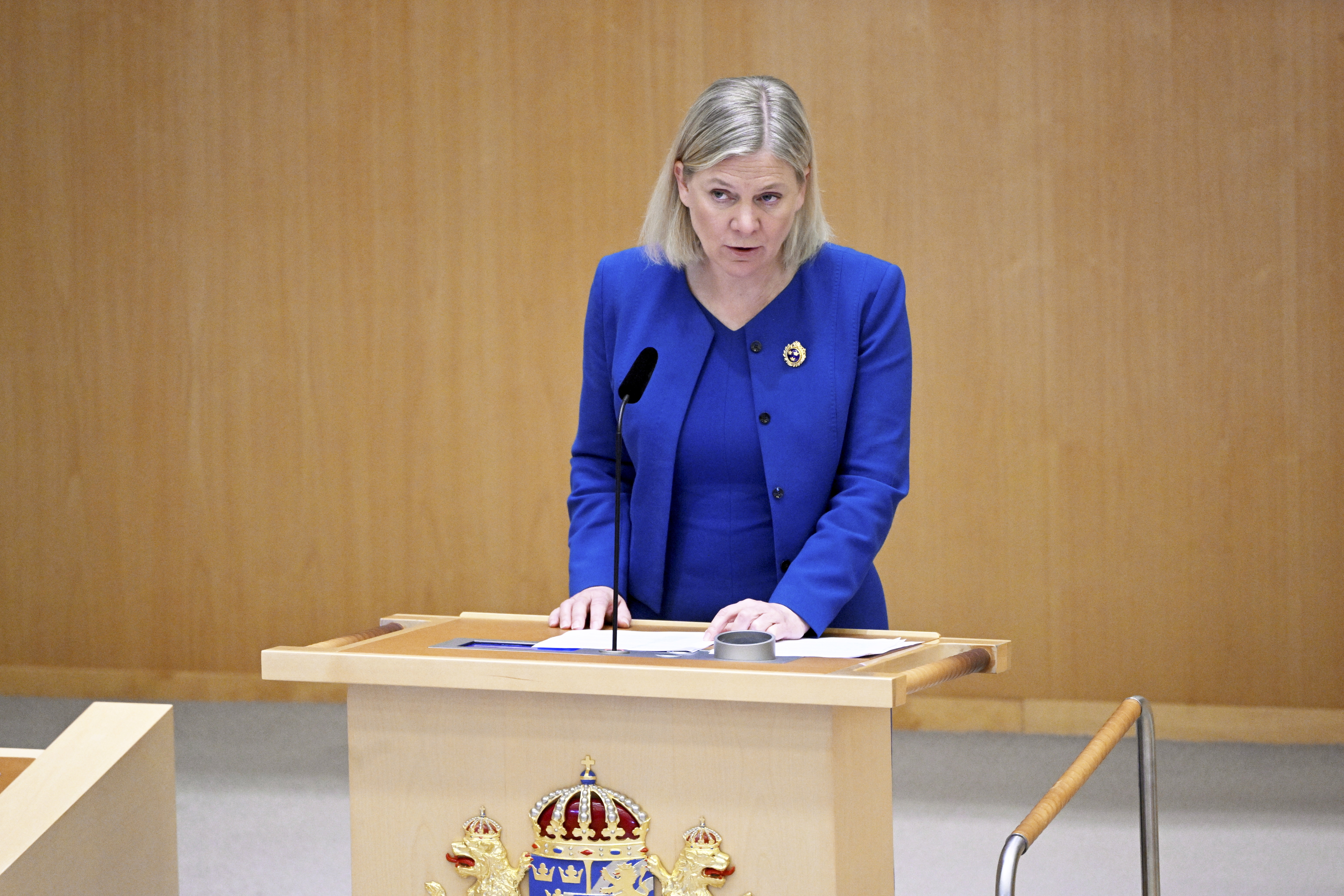 Stockholm (Sweden), 16/05/2022.- Swedish Prime Minister Magdalena Andersson speaks during a parliamentary debate on Sweden's application for NATO membership, at the Swedish Parliment in Stockholm, Sweden, 16 May 2022. The Swedish Parliament is holding a special debate about applying for NATO membership, paving the way for the expansion of the alliance. (Suecia, Estocolmo) EFE/EPA/HENRIK MONTGOMERY SWEDEN OUT