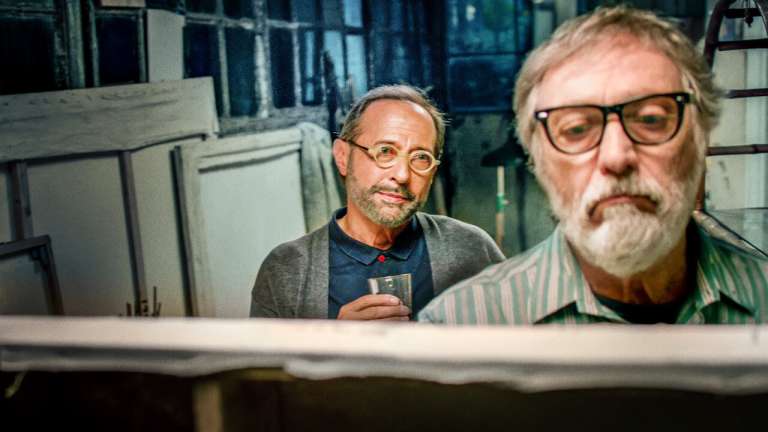 "Mi obra maestra": Esta película narra la historia de Arturo, quien tiene su propia galería de arte en el centro de Buenos Aires. Por su parte, Renzo es un pintor con su carrera en declive: odia el contacto social y está al borde de la indigencia, sostenido solo por su único alumno. El galerista se asocia con Dudú, una coleccionista de arte, con quien intenta levantar la carrera del pintor fracasado. Cuando se dan cuenta de que la misión será más difícil de lo que pensaron, Arturo lleva adelante un plan ultimátum y muy arriesgado que puede cambiar su vida para siempre.