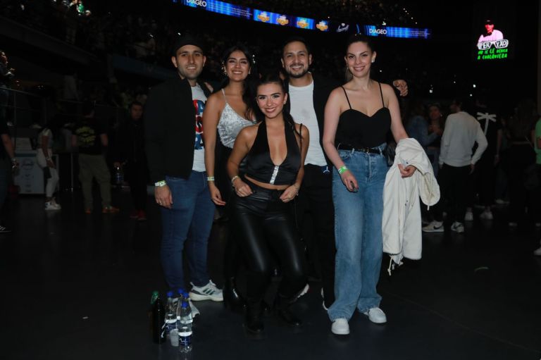 Jessica Bohórquez y acompañantes