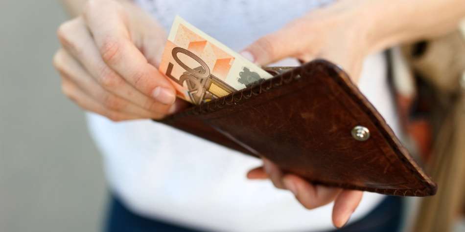 Conductores de familias, niñeras, trabajadores de finca y empleados por días deben recibir Prima de Servicios