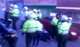 Motociclista denuncia posible caso de abuso policial