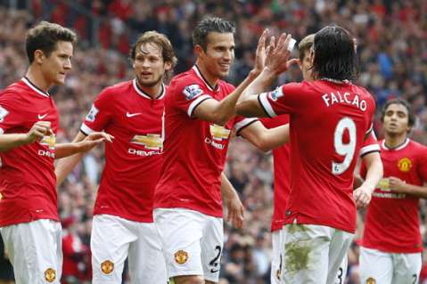 Pase gol de Falcao en la victoria del Manchester United