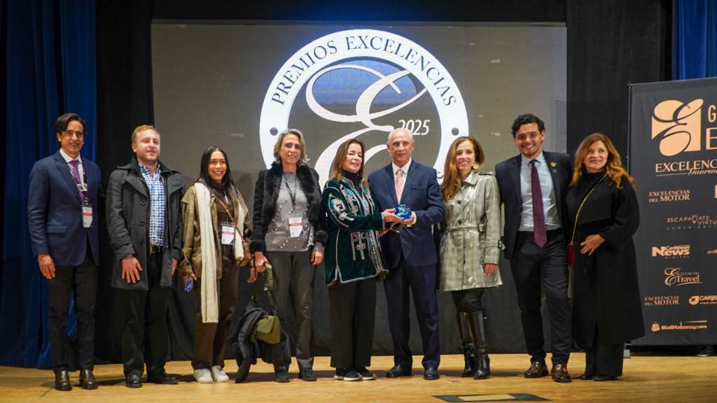 ProColombia, junto a The Explorers Club, ha sido galardonada con el Premio Excelencias Turísticas 2025 — Categoría Azul — por la ‘Expedición Científica FLAG 206 en Colombia”.