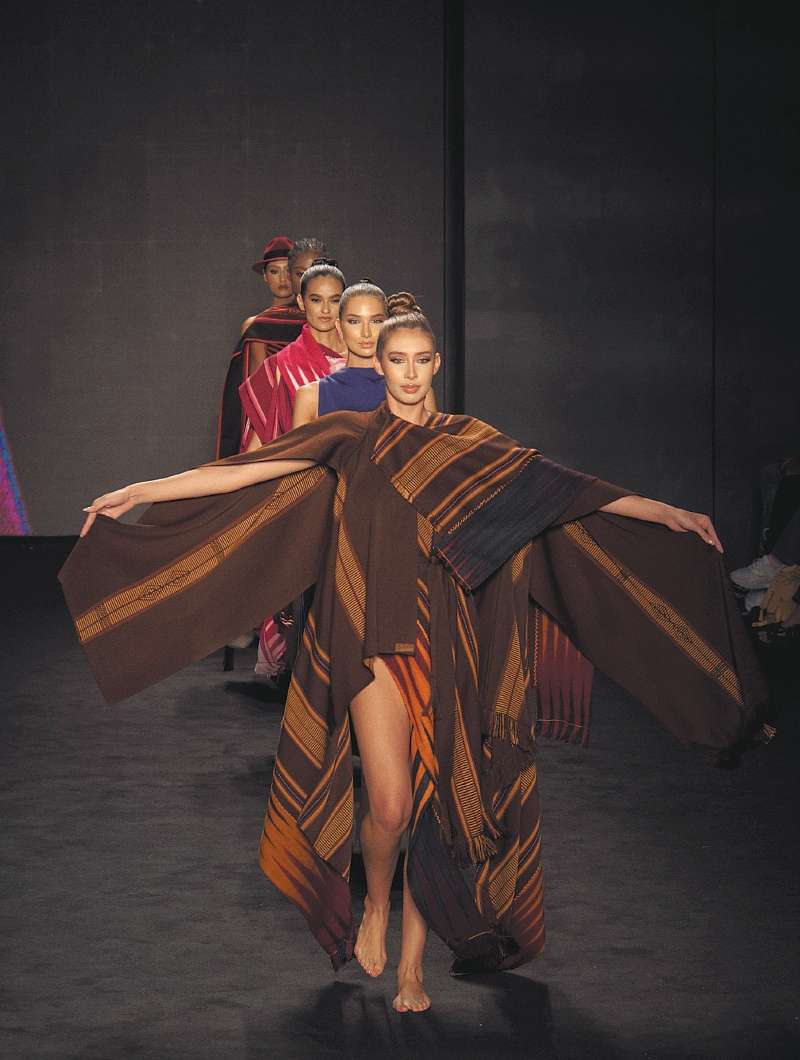 La marca Hajsú Etnomoda estuvo en pasarela y mostró diseños con tejeduría en guanga. / Cortesía Inexmoda