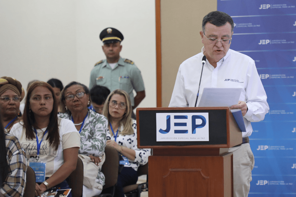 El magistrado Alejandro Ramelli, presidente de la JEP, abrió la audiencia de verificación que se desarrolla en Valledupar (Cesar).