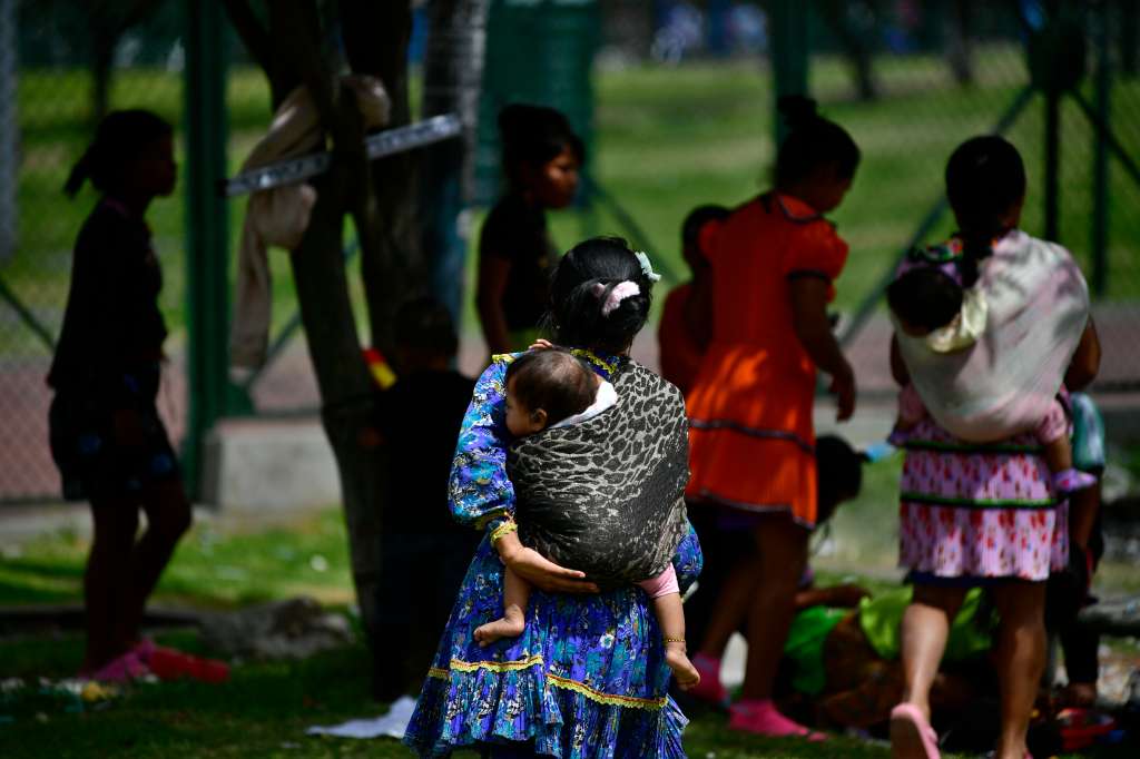 Indígenas que habitan en el Parque Tercer Milenio de Bogotá