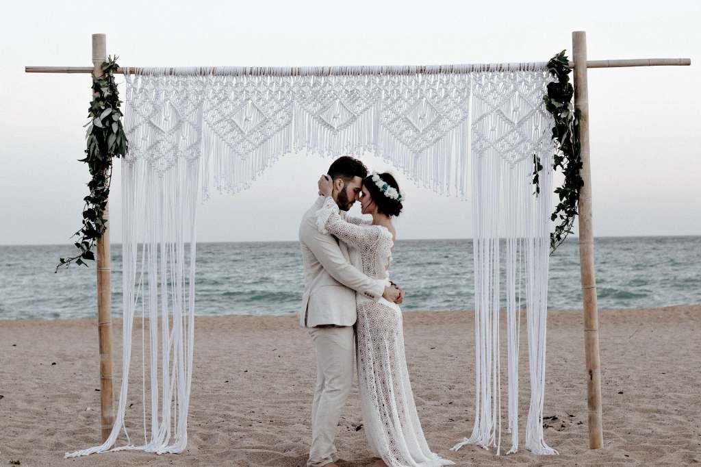 Gracias a la multiculturalidad de Cartagena, esta se convierte en un escenario perfecto para realizar este tipo bodas.