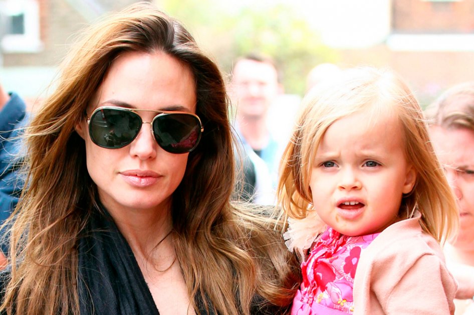 Vivienne Jolie-Pitt junto a su madre, Angelina.