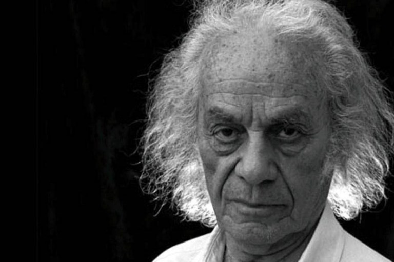 A un año de su partida, Nicanor Parra sigue vivo entre peleas familiares y homenajes
