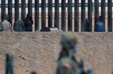 La deportación de familias migrantes volverá con Trump, dice su zar de migración