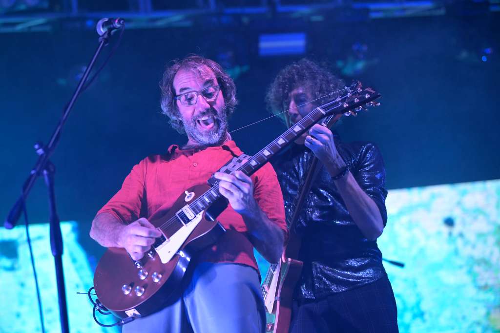 La agrupación de rock se presentó anoche en la capital de Boyacá e hizo vibrar a cientos de asistentes, quienes a partir de la 9:00 p.m. tuvieron la oportunidad de cantar varias de las canciones más recordadas de la banda, así como algunos de los temas de “Lámina once”, su nuevo álbum.