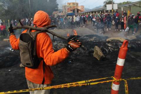 En imágenes: se mantienen los bloqueos en la entrada de Sibaté
