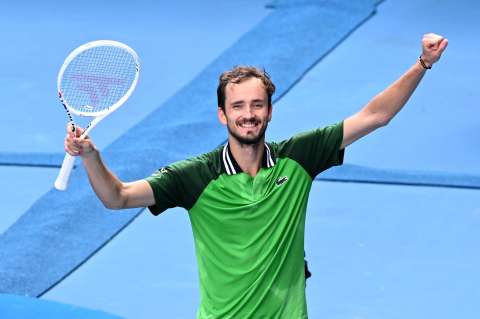 Medvedev espera por Zverev o Alcaraz para las semifinales del Abierto de Australia