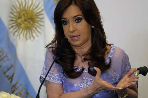 Torrente de críticas al ‘humor’ de Kirchner sobre pronunciación de los chinos