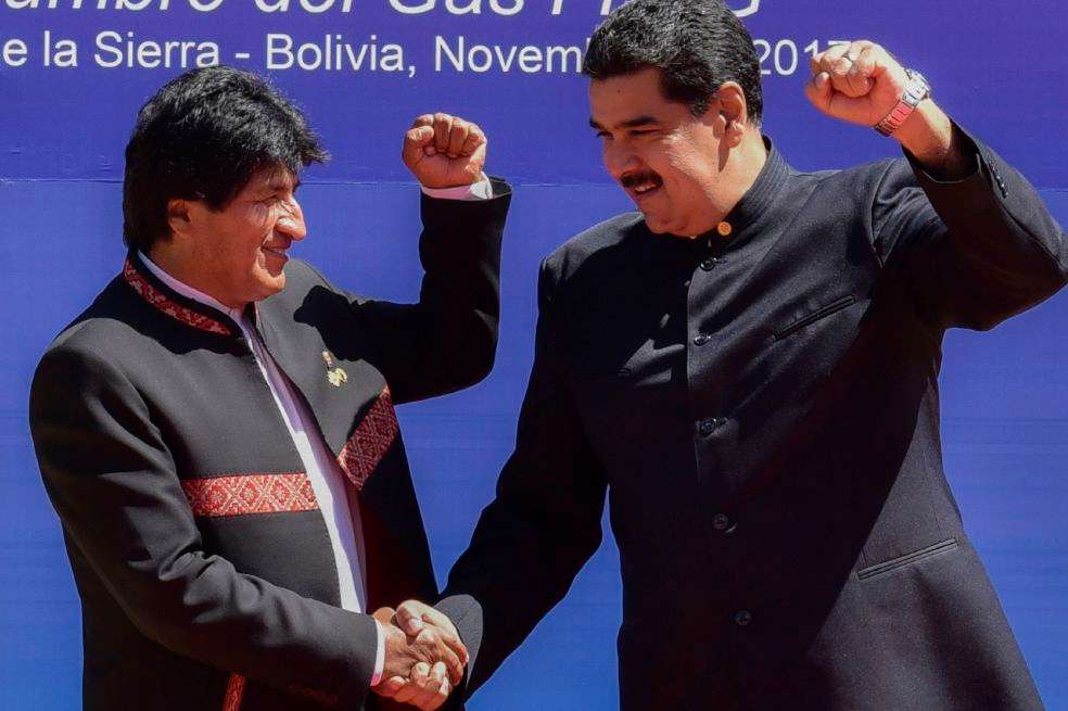 Tanto Evo Morales como Nicolás Maduro anunciaron que buscarán otro período presidencial. / AFP